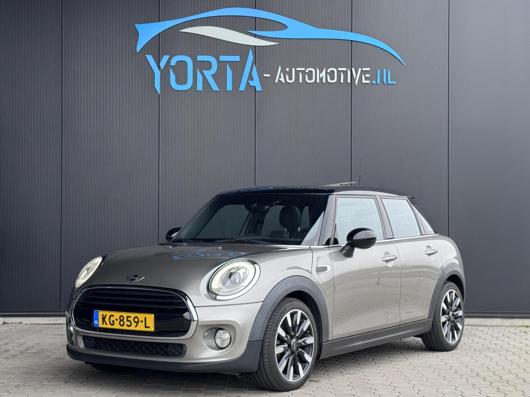 Mini Cooper 1.5 Cooper Chili Serious Business 2016 - voorkant