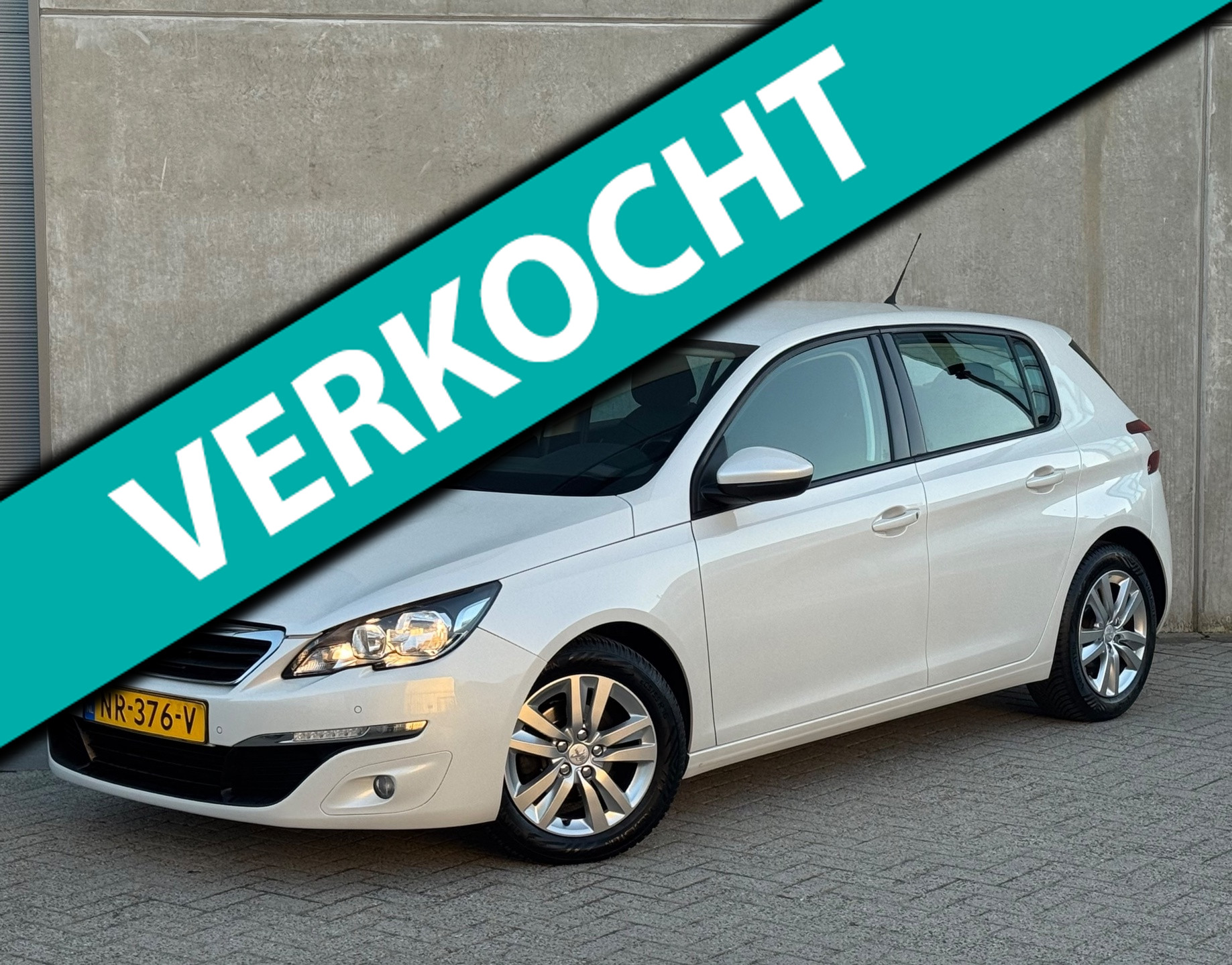 Peugeot 308 1.2 VTi Active 2014 Wit 5D PDC|NAP|APK 2027 2014 - voorkant