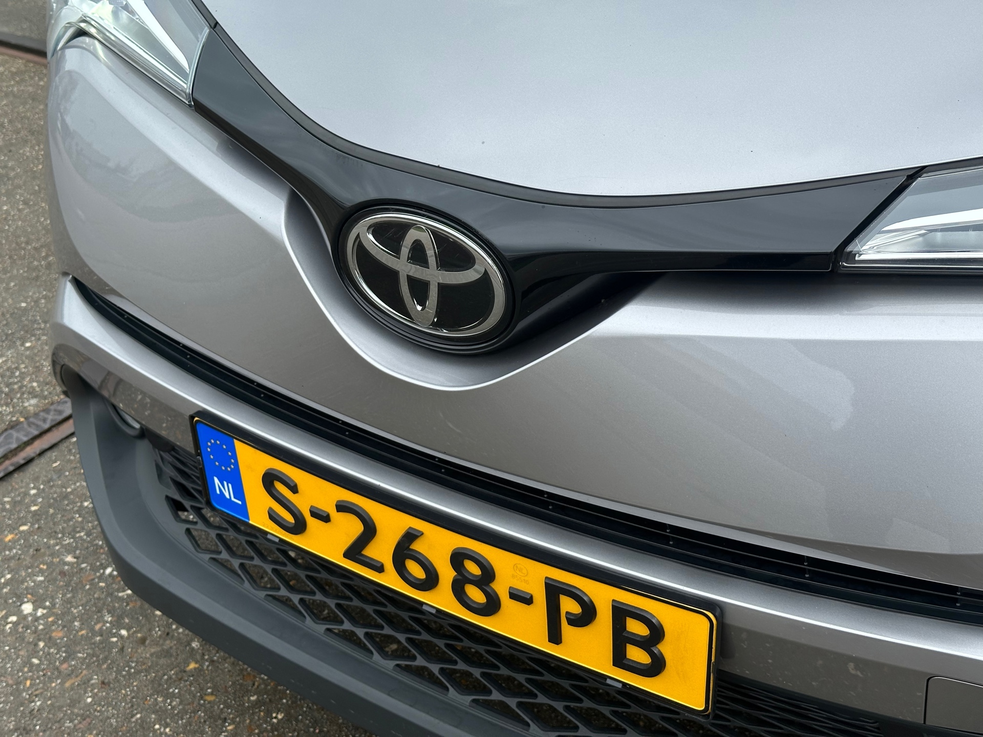 Foto van Toyota Toyota C-hr