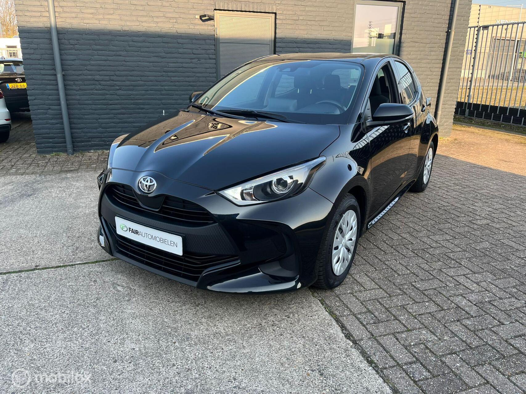 Toyota Toyota Yaris 1.0 VVT-i Active 2022 - voorkant