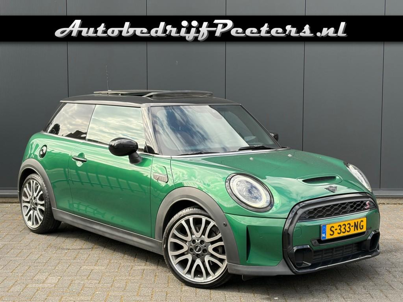 Foto van MINI COOPER S