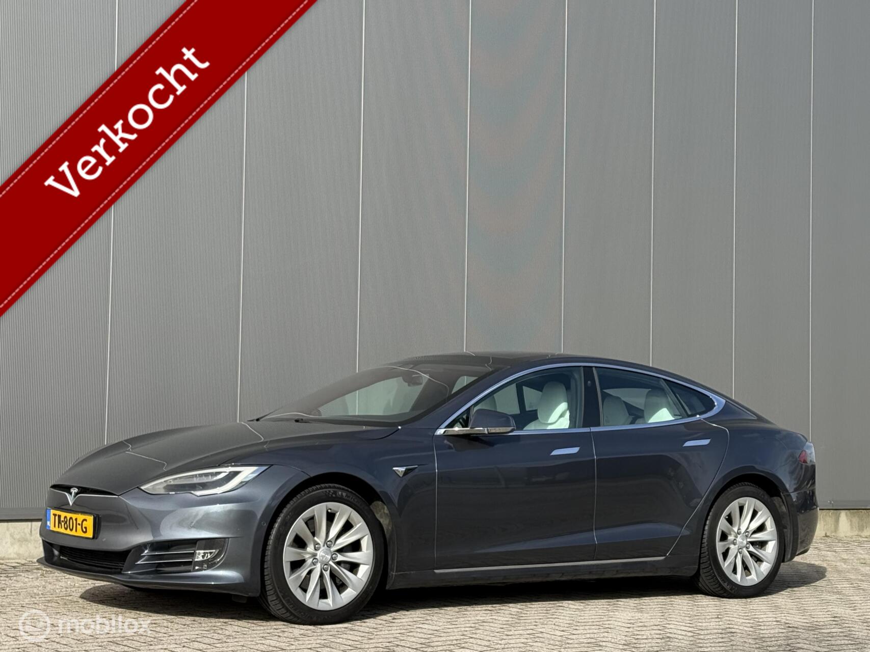 Foto van TESLA MODEL S