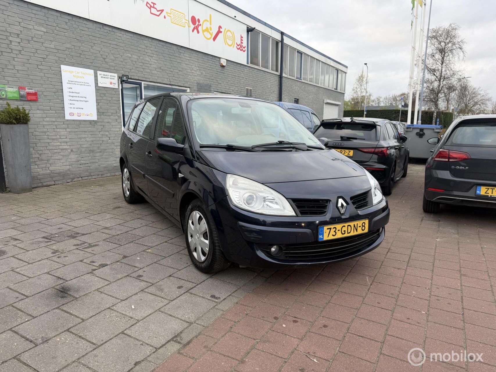Foto van RENAULT MEGANE SCENIC