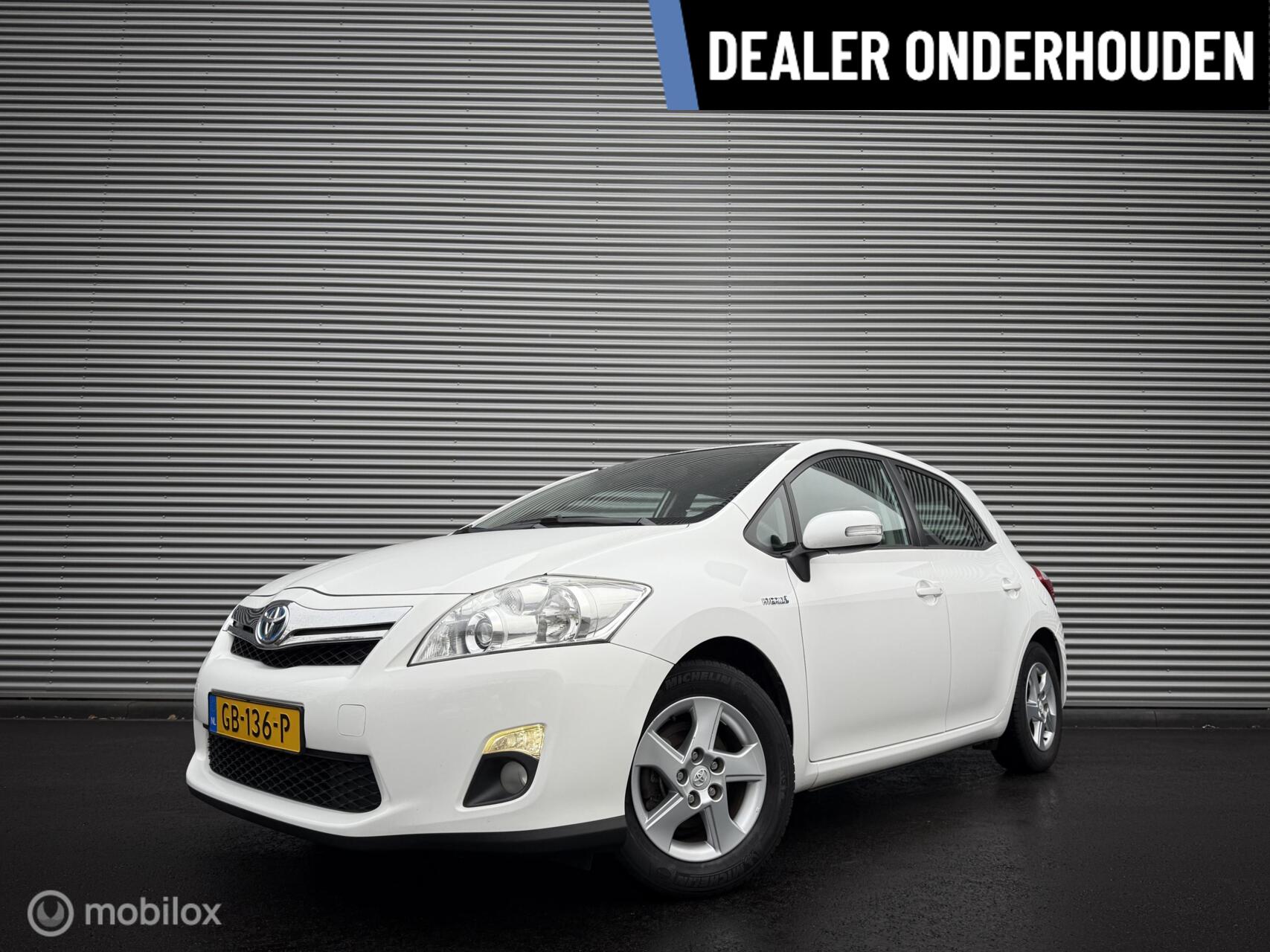 Toyota Toyota Auris 1.8 Full Hybrid Aspiration Automaat | Afn. Trekhaak | Clima | Isofix | Dealer onderhouden 2011 - voorkant