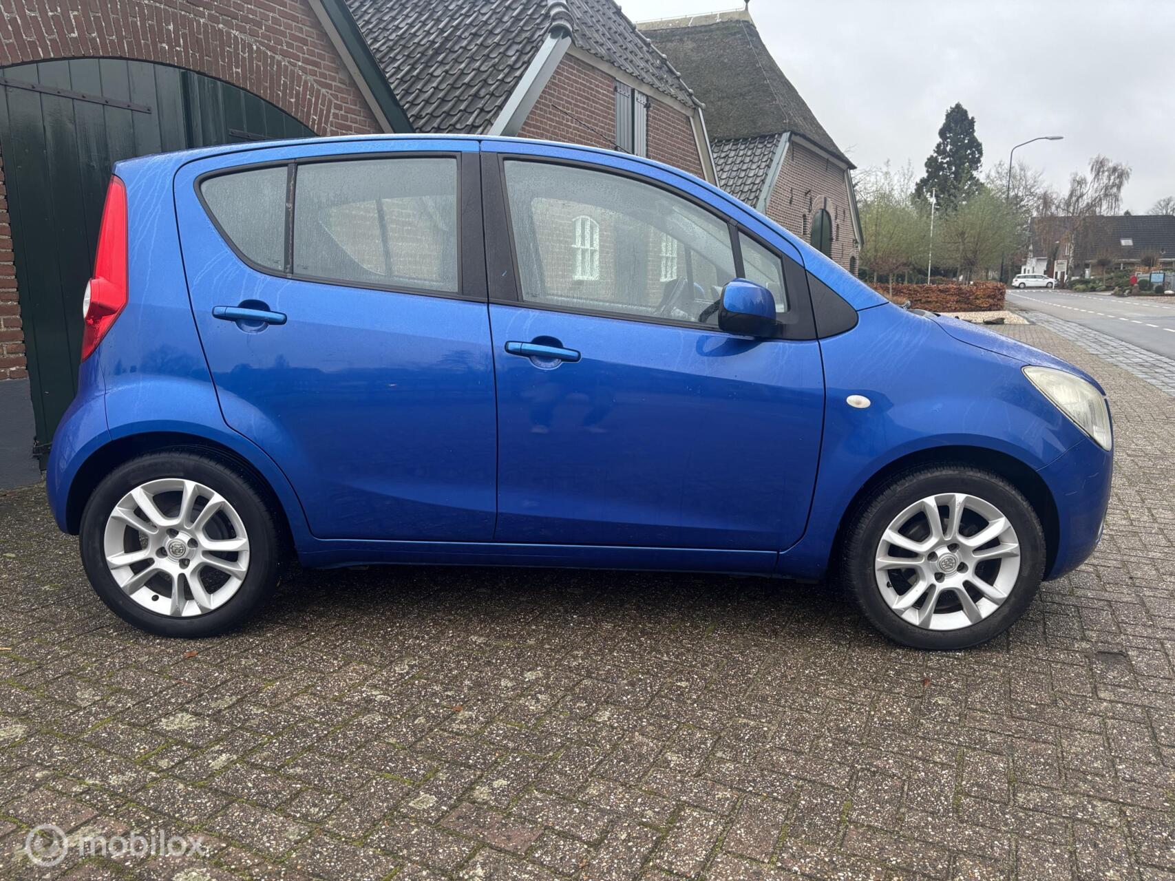 Foto van Opel Agila