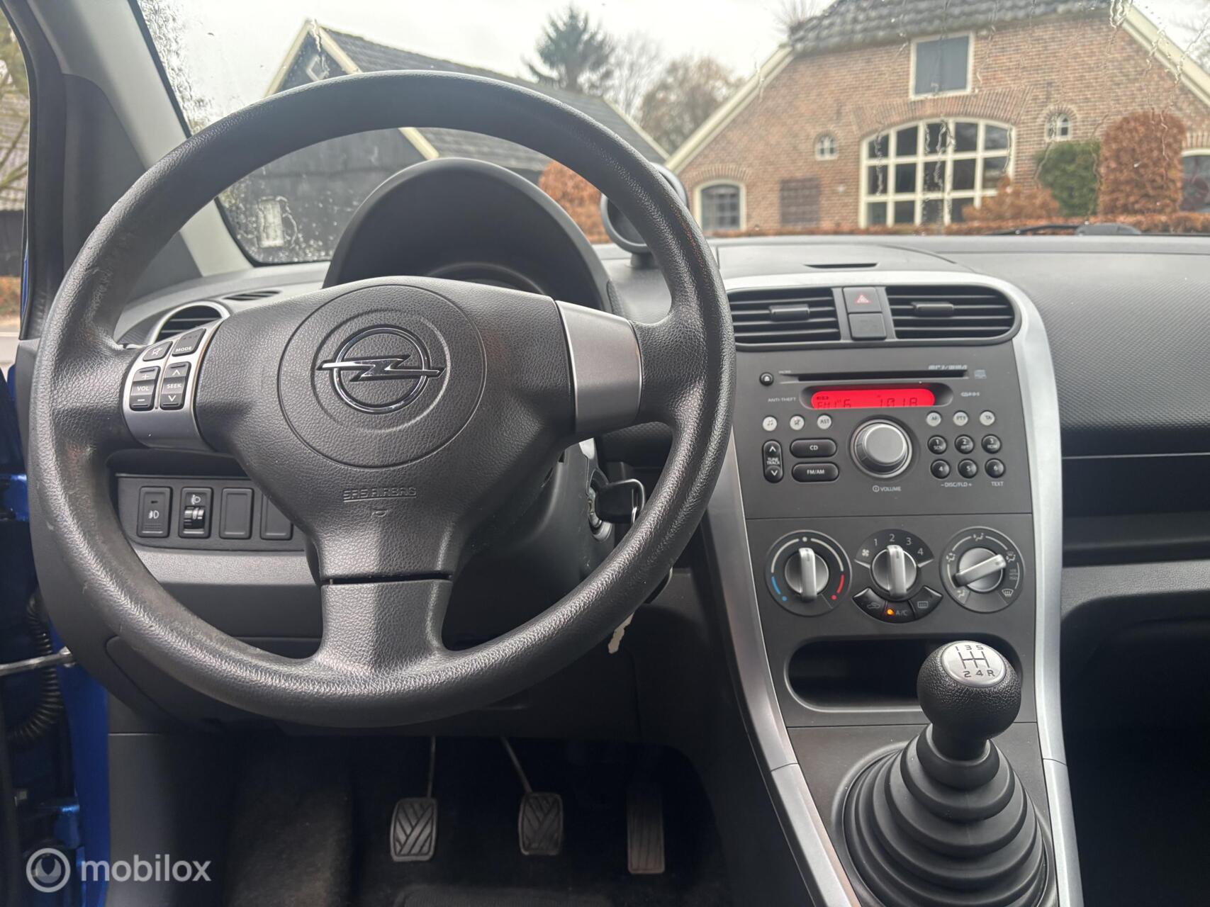 Foto van Opel Agila
