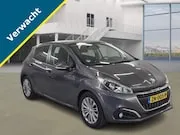 Peugeot 208 1.2 PureTech Signature 2019 - voorkant
