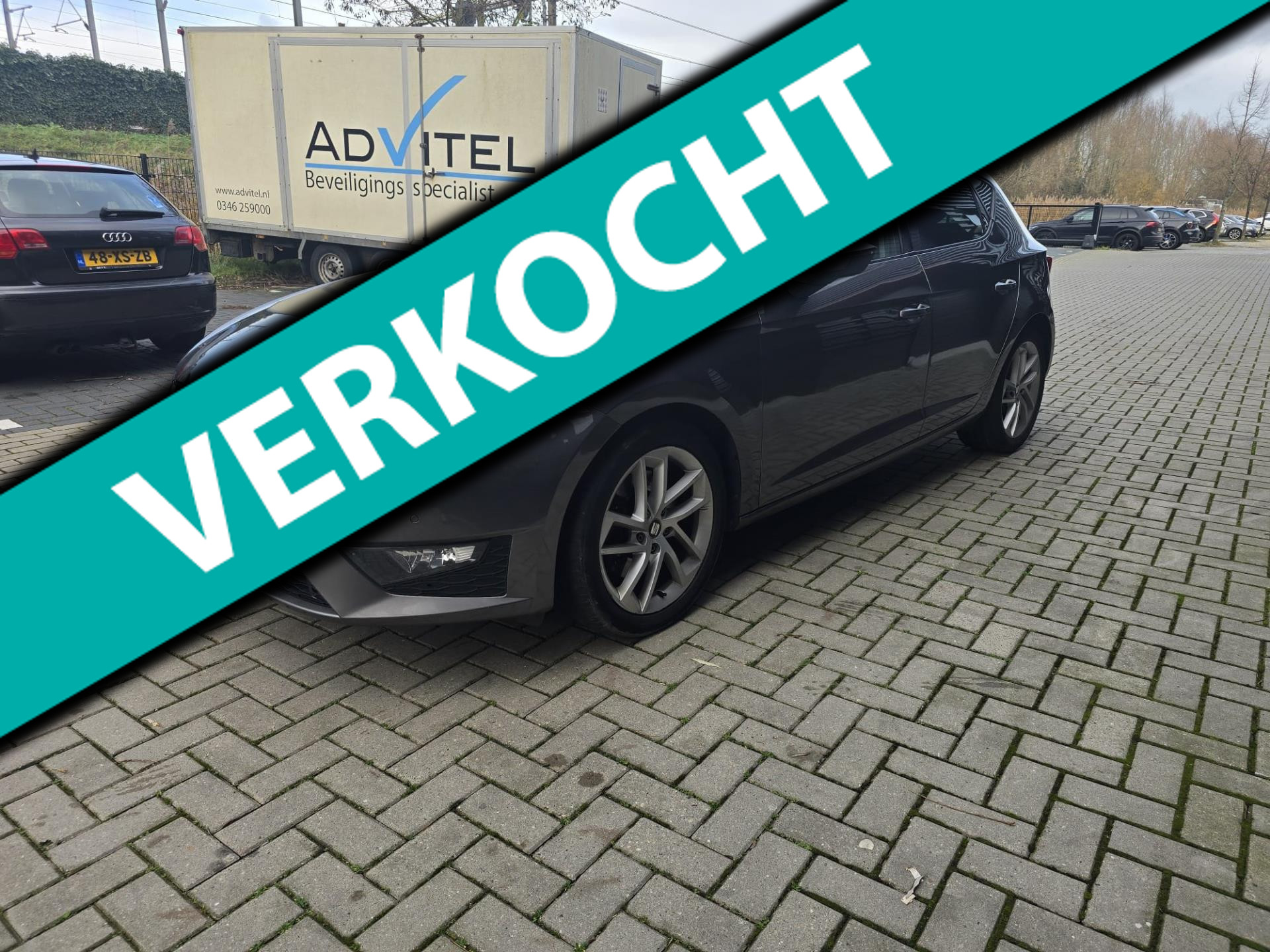 Seat Leon 2.0 TDI FR AUTOMAAT / 185PK / NAVI / PDC / FLIPPERS 2016 - voorkant