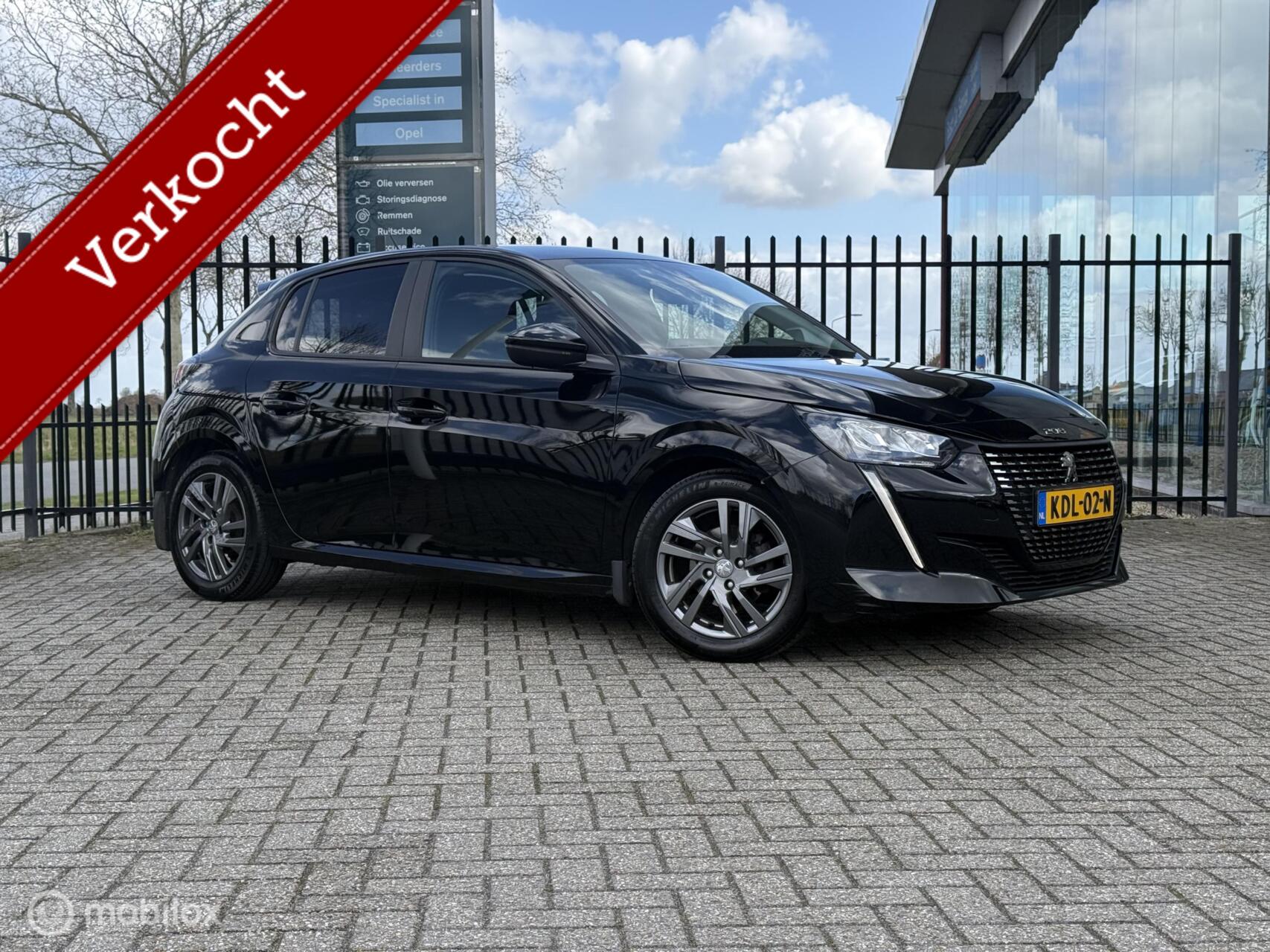 Peugeot 208 1.2 Allure Stoelverwarming | Winter set | Camera 2022 - voorkant