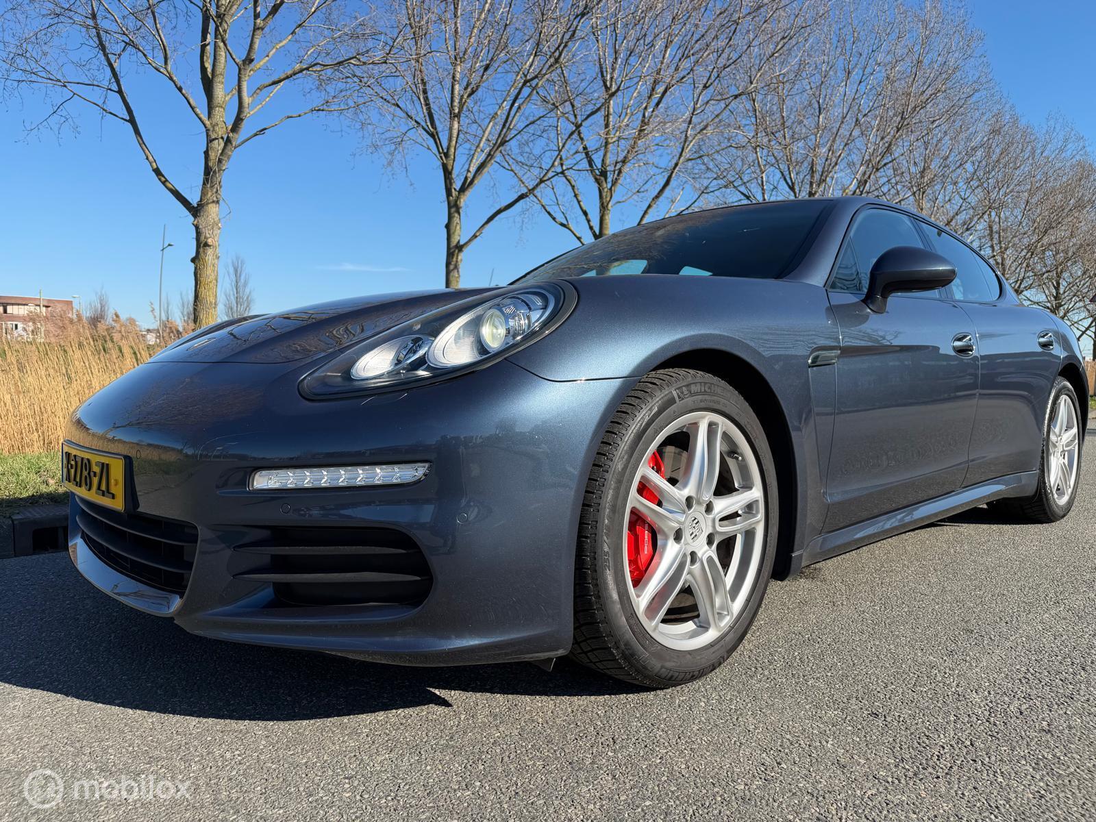 Foto van PORSCHE PANAMERA
