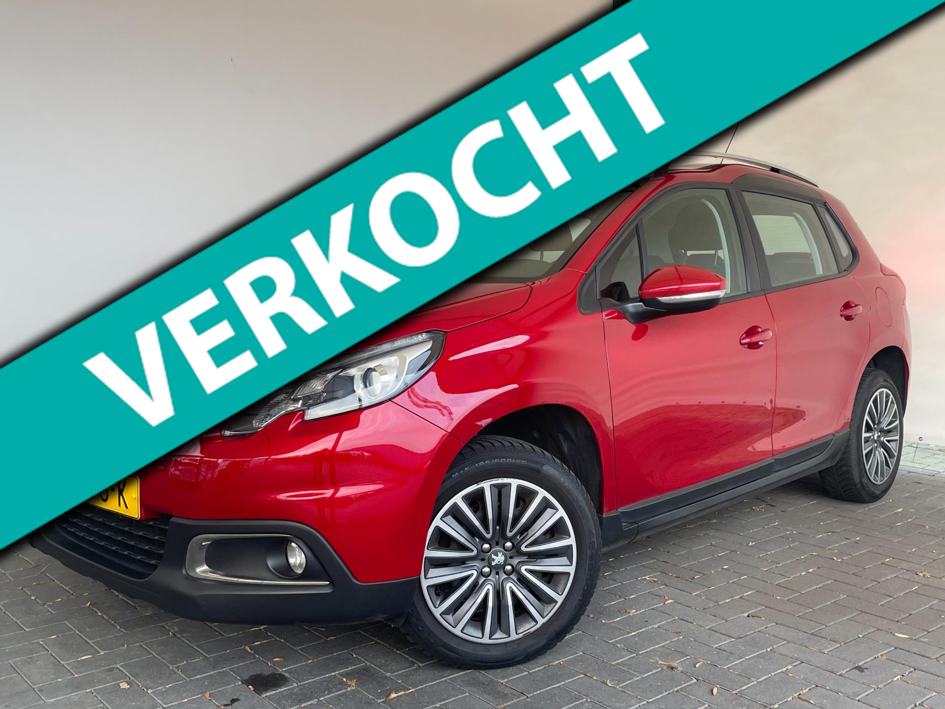 Peugeot 2008 1.2 PureTech Allure|Trekhaak|1250kg Trekgewicht|Facelift 2017 - voorkant
