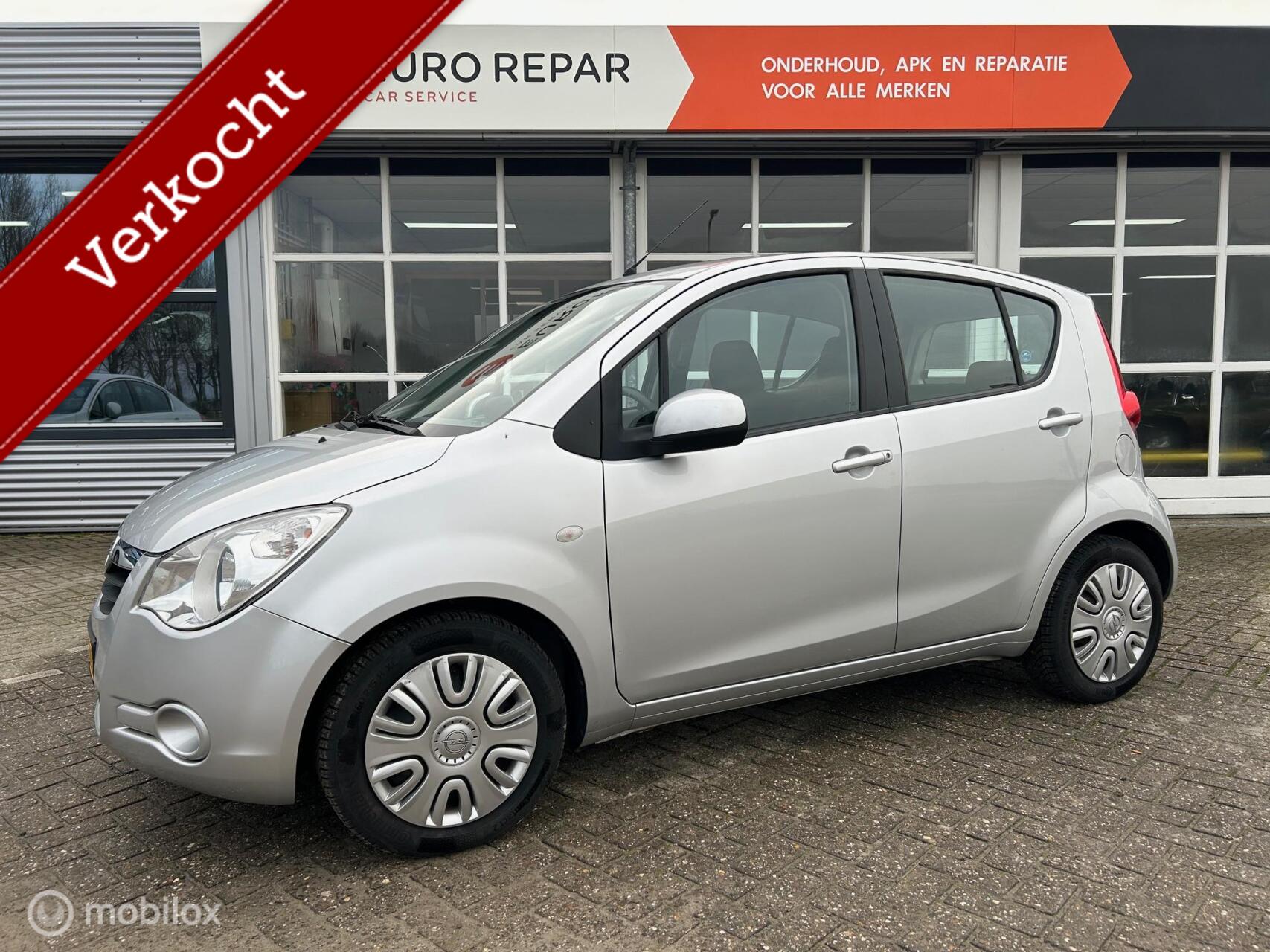 Opel Agila 1.2 Automaat 2013 - voorkant