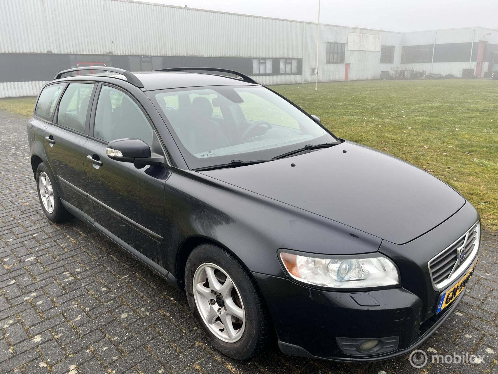 Volvo V50 1.8 Edition II LPG / Airco / Cruise / APK / Trekhaak / 2009 - voorkant