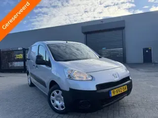 Foto van Peugeot Partner