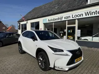Foto van Lexus NX