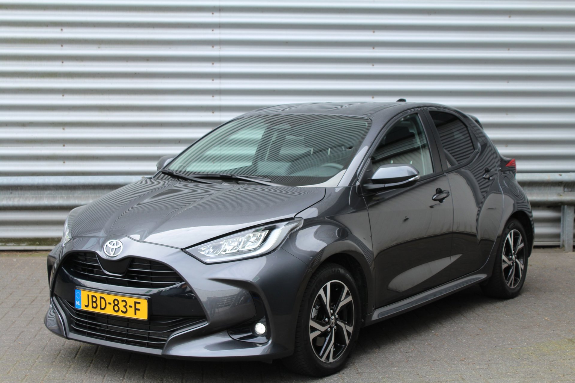 Toyota Toyota Yaris 1.5 Hybrid 115pk Dynamic AUTOMAAT NAP 2025 - voorkant