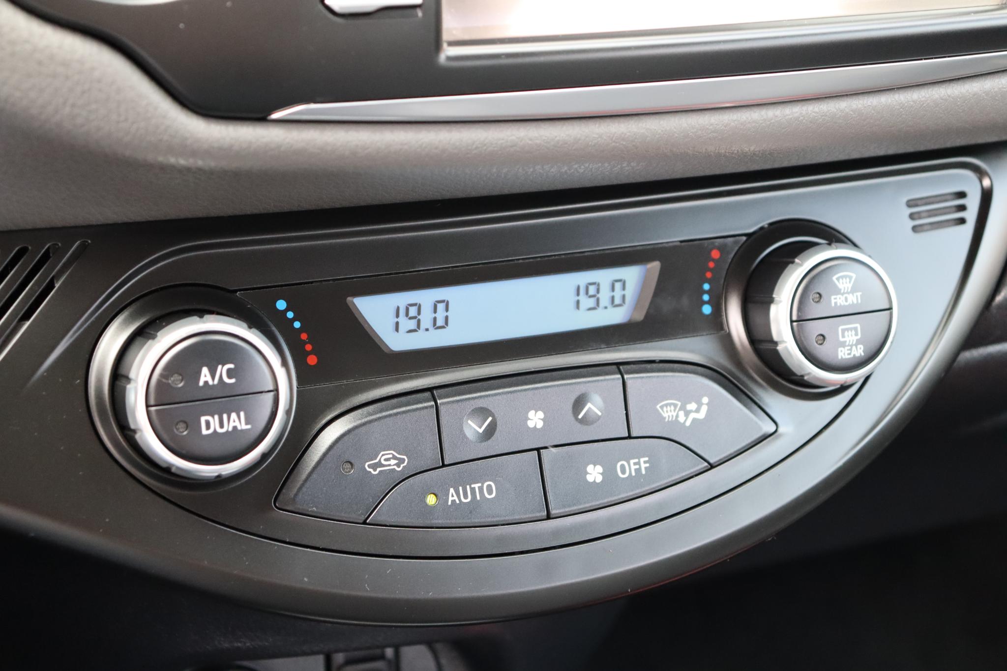 Foto van Toyota Toyota Yaris Hybrid