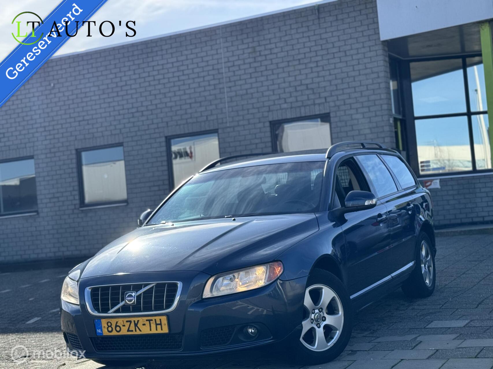 Volvo V70 2.0 Momentum|Leder Navi Cruise Clima APK Trekhaak 2008 - voorkant