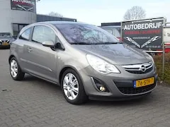 Opel Corsa 1.4-16V Cosmo 2011 - voorkant