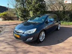 Opel Astra 1.4 Turbo Edition 2010 - voorkant