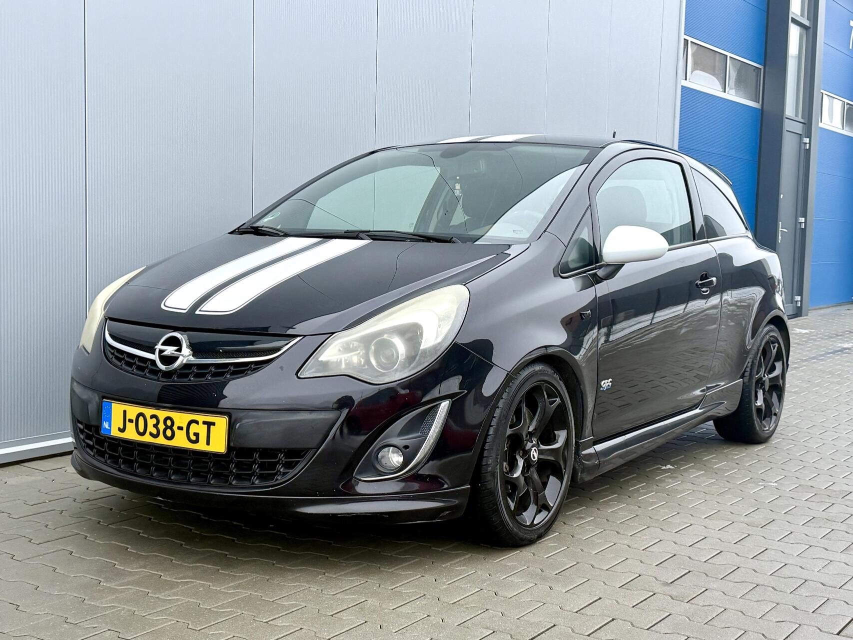 Opel Corsa 1.6-16V T OPC Line Turbo 3D | Facelift | 150PK! 2011 - voorkant