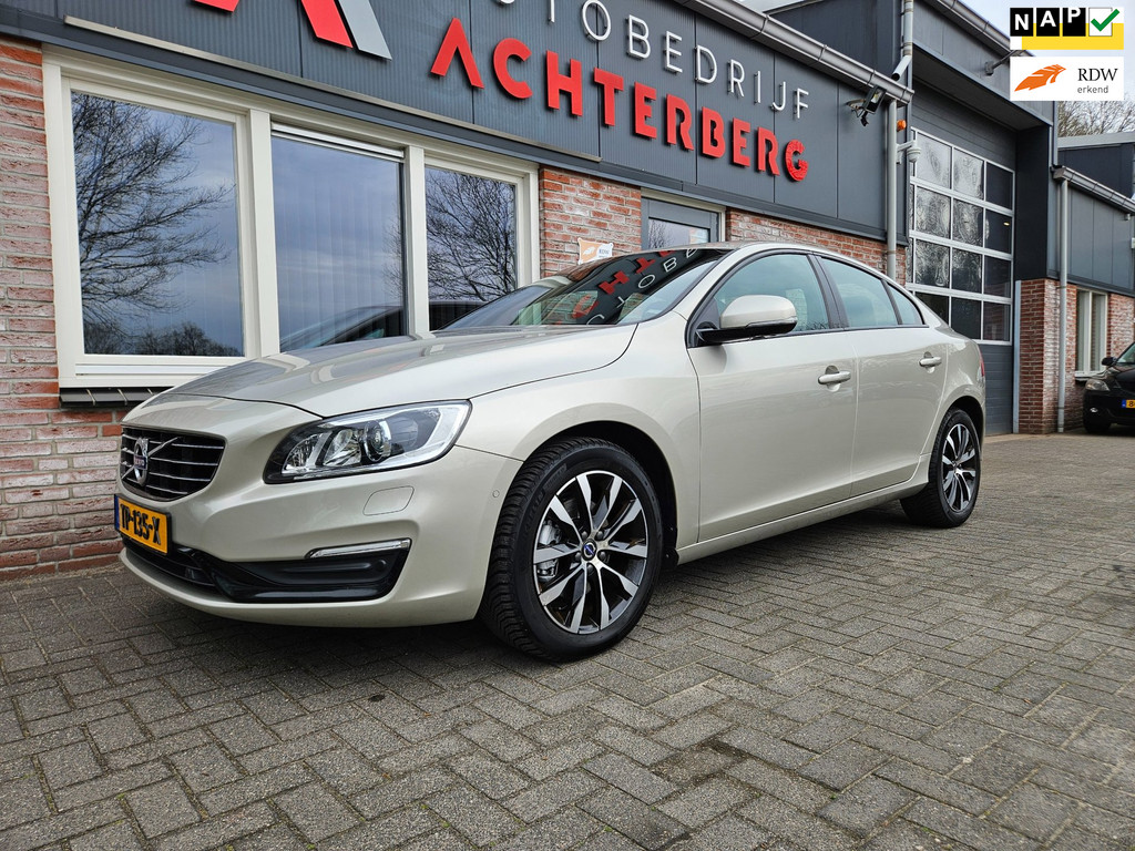 Volvo S60 1.5 T3 Polar+ Dynamic 2018 - voorkant