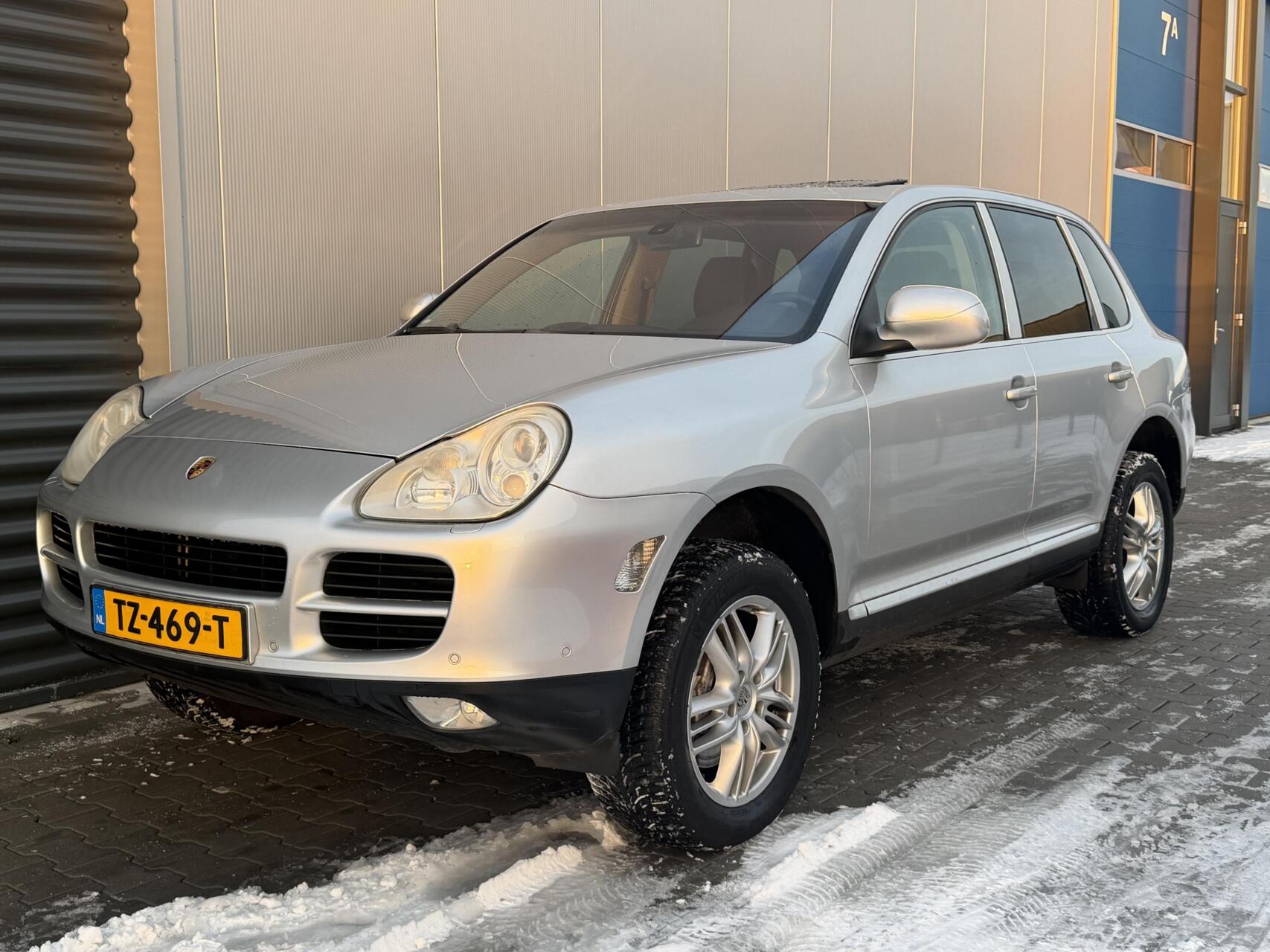Foto van PORSCHE CAYENNE S