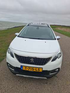 Peugeot 2008 1.2 PureTech GT-Line 2017 - voorkant