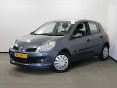 Renault Clio 1.6-16V Dynamique Luxe 2005 - voorkant