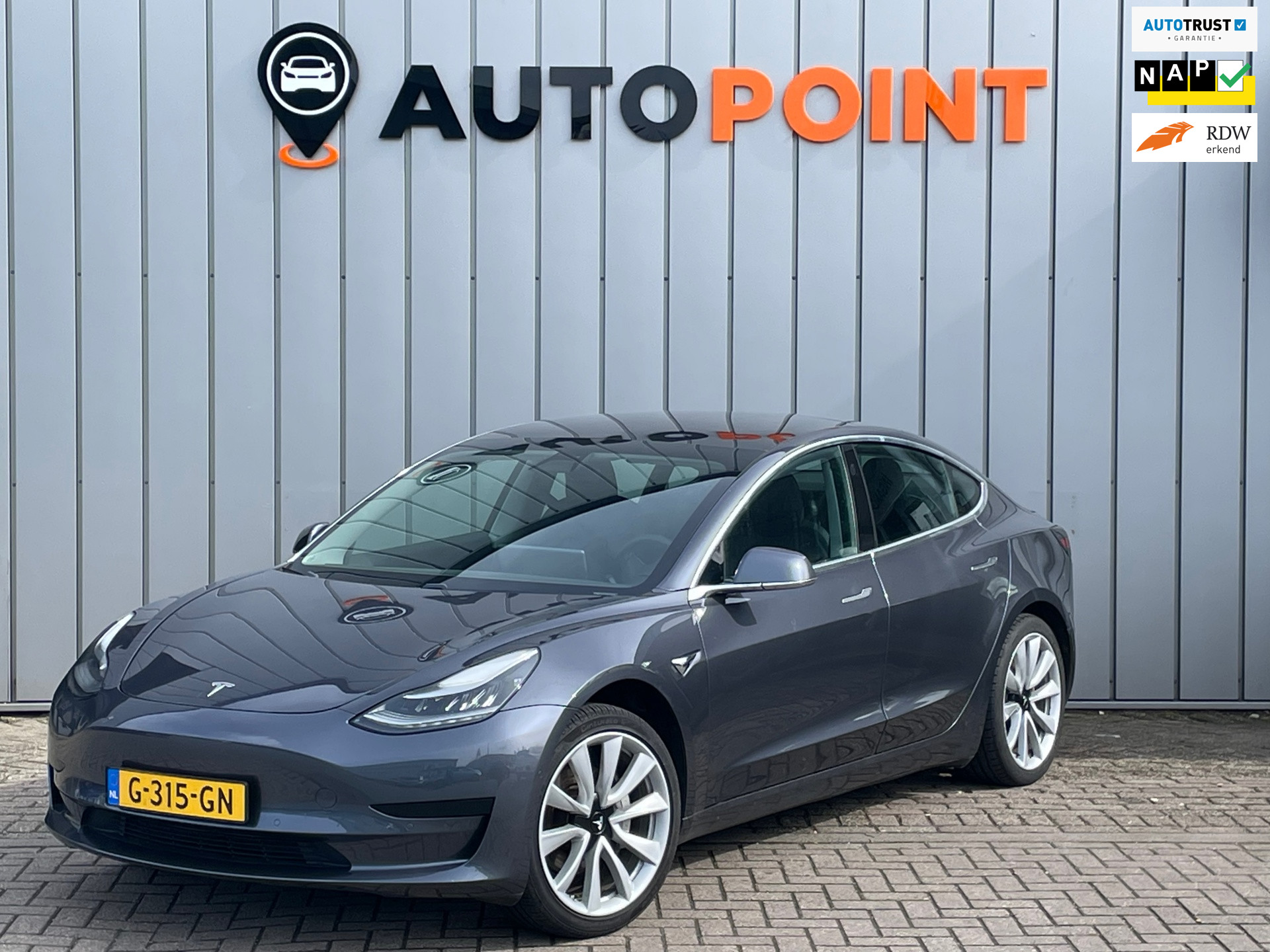 Foto van TESLA MODEL 3