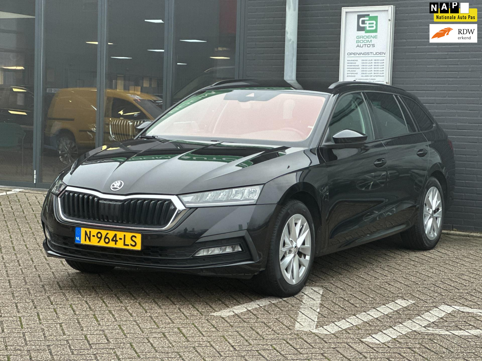 Skoda Octavia 1.0 e-TSI Business Edition/CARPLAY/STOELVERWARMING/NL-AUTO NAP!! 2021 - voorkant