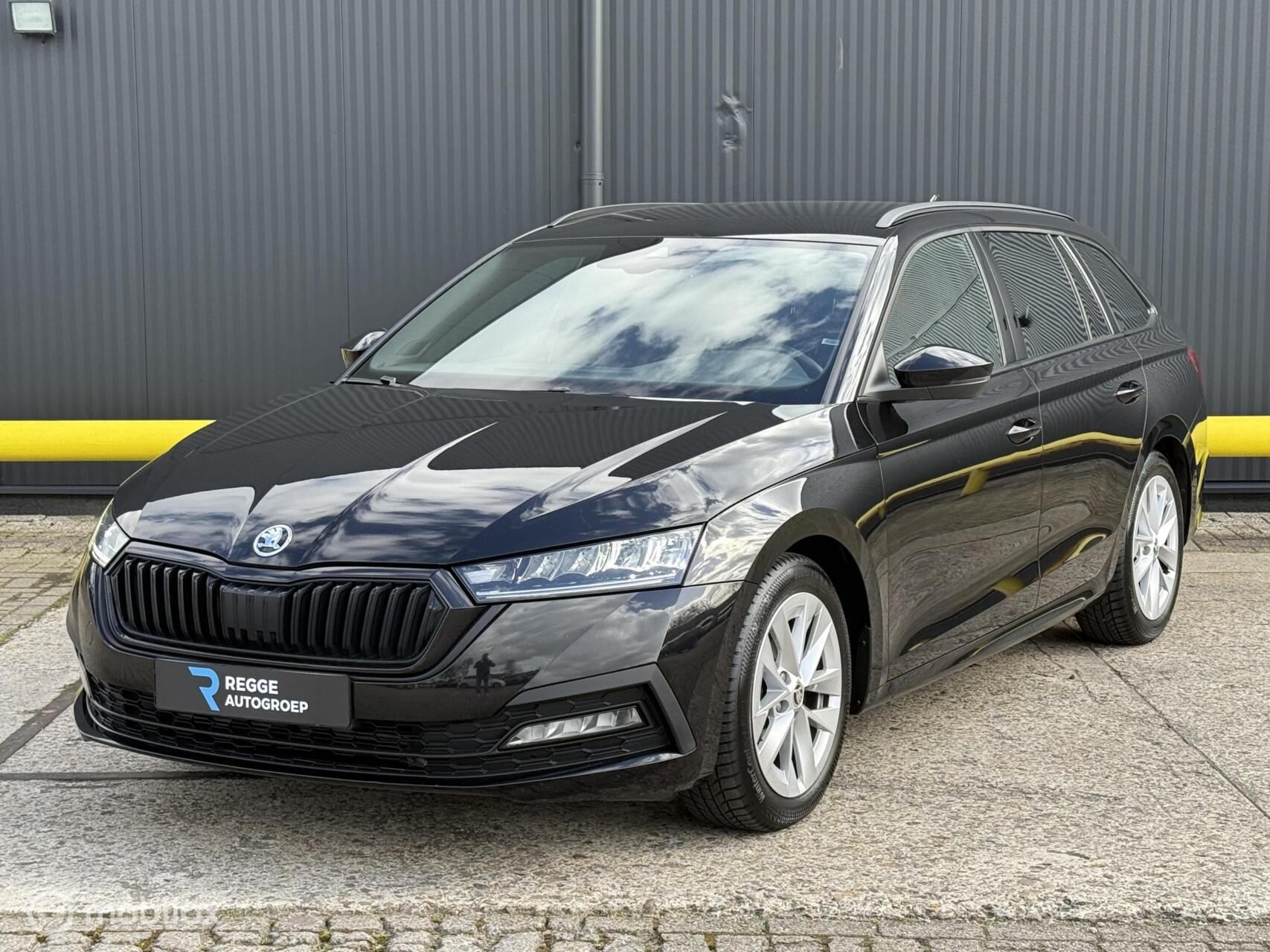 Skoda Octavia 1.0 TSI Business Edition Plus TREKHAAK 2022 - voorkant