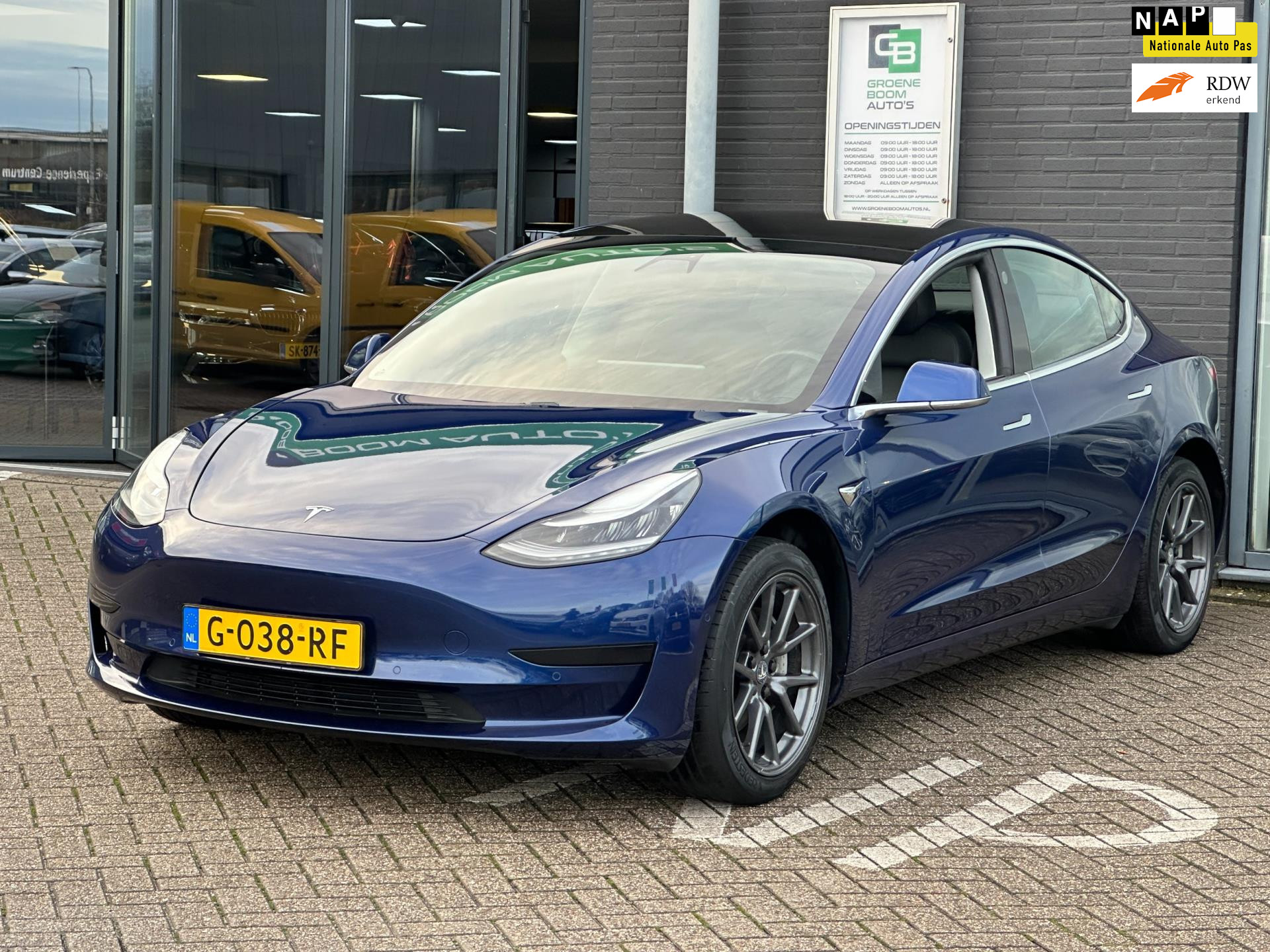 Foto van TESLA MODEL 3