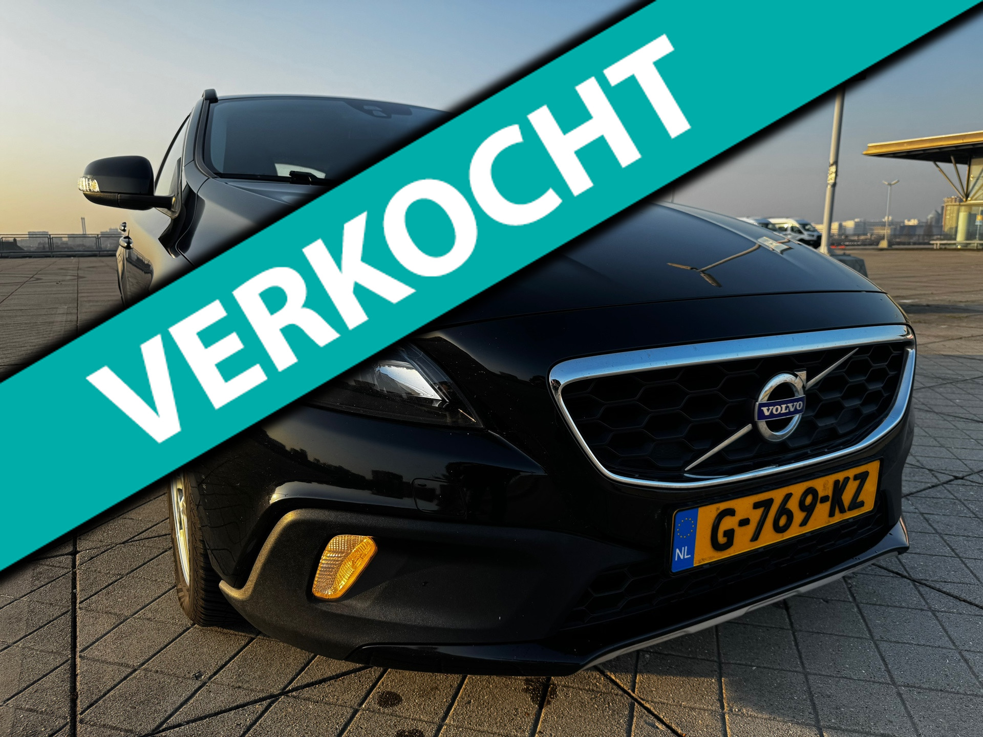 Volvo V40 1.6 D2 Summum AUT CRUISE TREKHAAK 2015 - voorkant