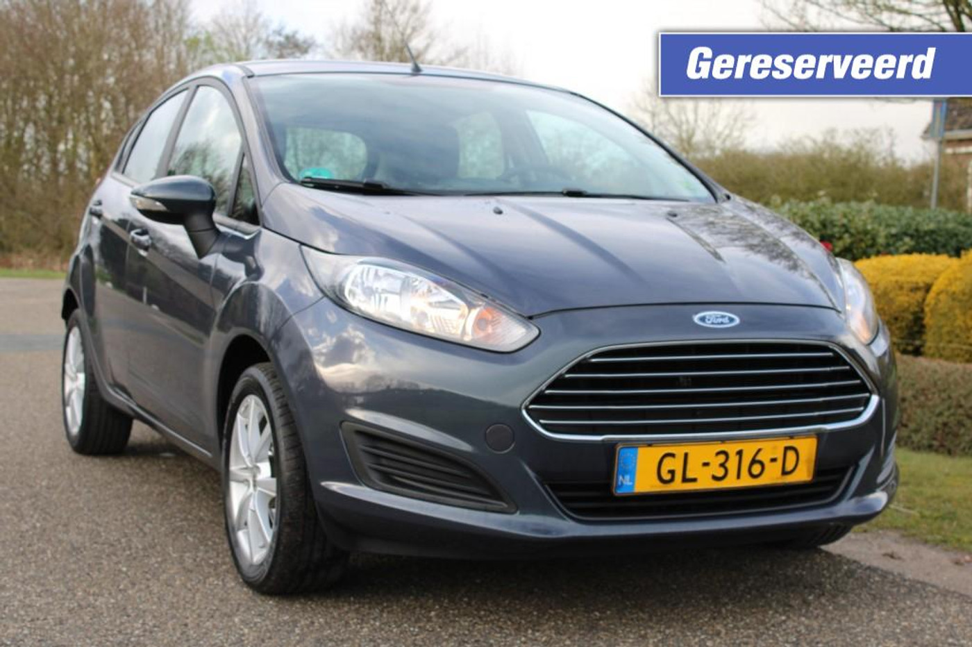 Ford Fiesta 1.0 65pk Style 5-drs Airco/Navigatie/Bluetooth 2015 - voorkant