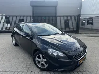 Volvo V40 2.0 D2 Summum Business 2015 - voorkant