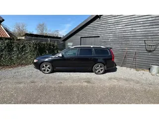 Volvo V70 2.4 D5 Kinetic 2007 - voorkant