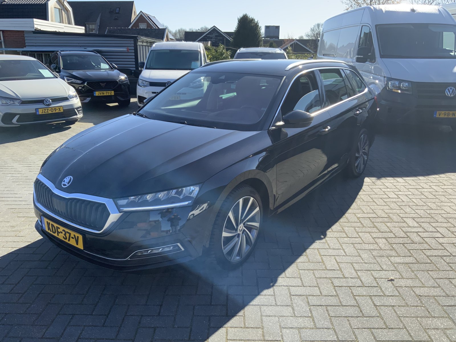 Skoda Octavia Combi 1.4 TSI iV BnsEd. 2022 - voorkant