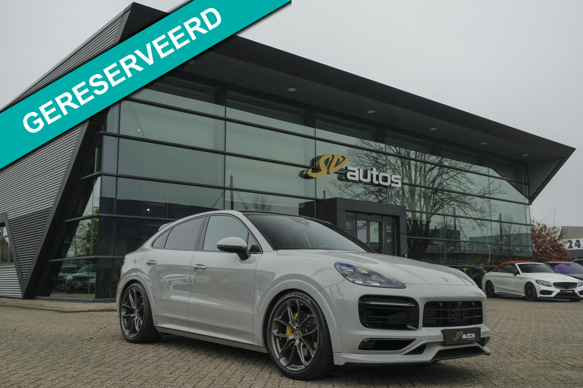 Foto van PORSCHE CAYENNE E-HYBRID