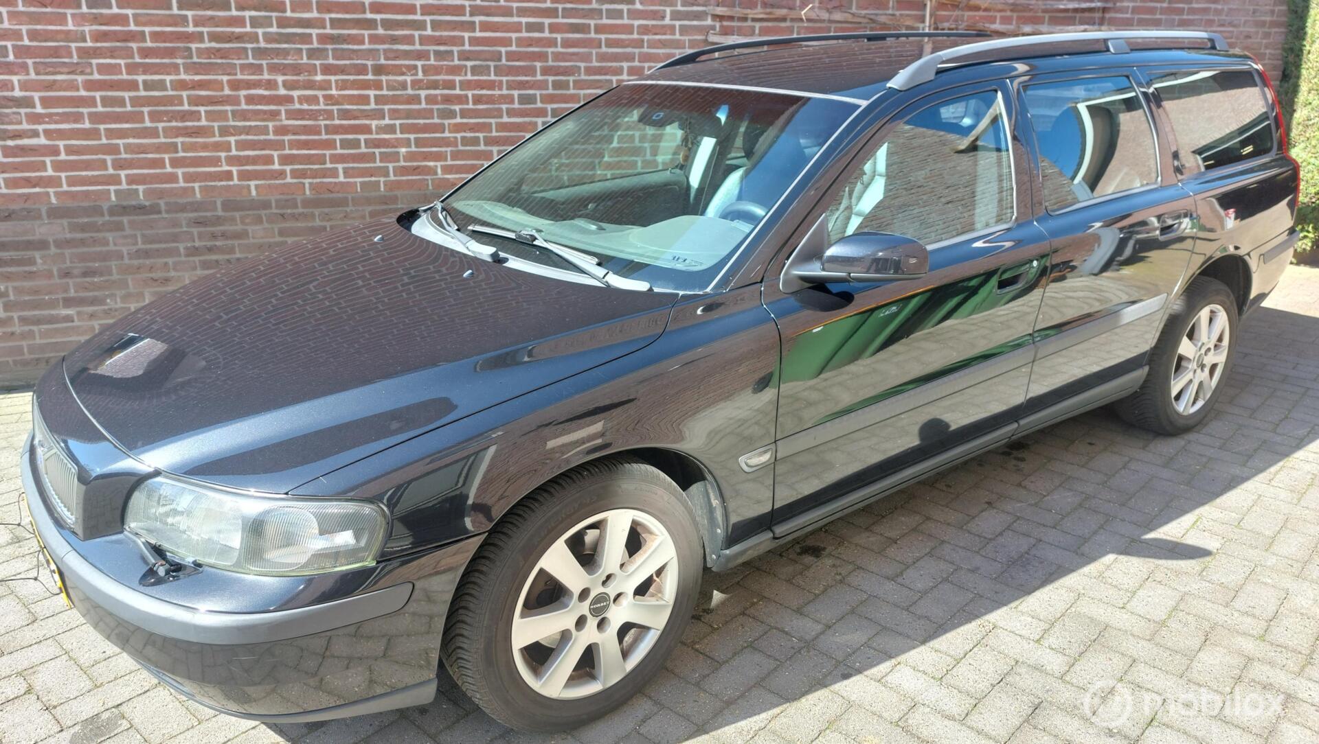 Volvo V70 2.4 Black Sapphire Edition II APK 18-12-26/Nw.Dis. 2004 - voorkant