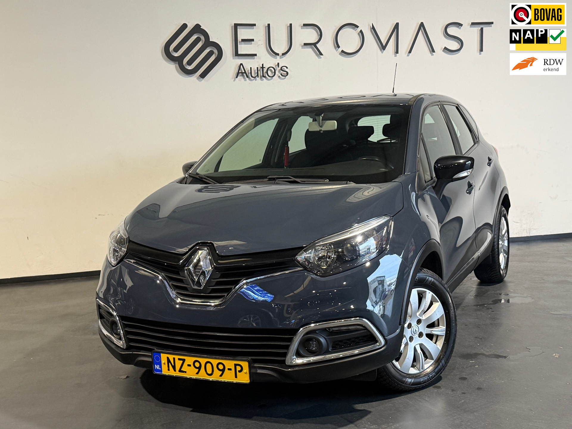 Renault Captur 0.9 TCe Expression Navi Airco Cruise Pdc Trekhaak Nieuwe Apk 2017 - voorkant