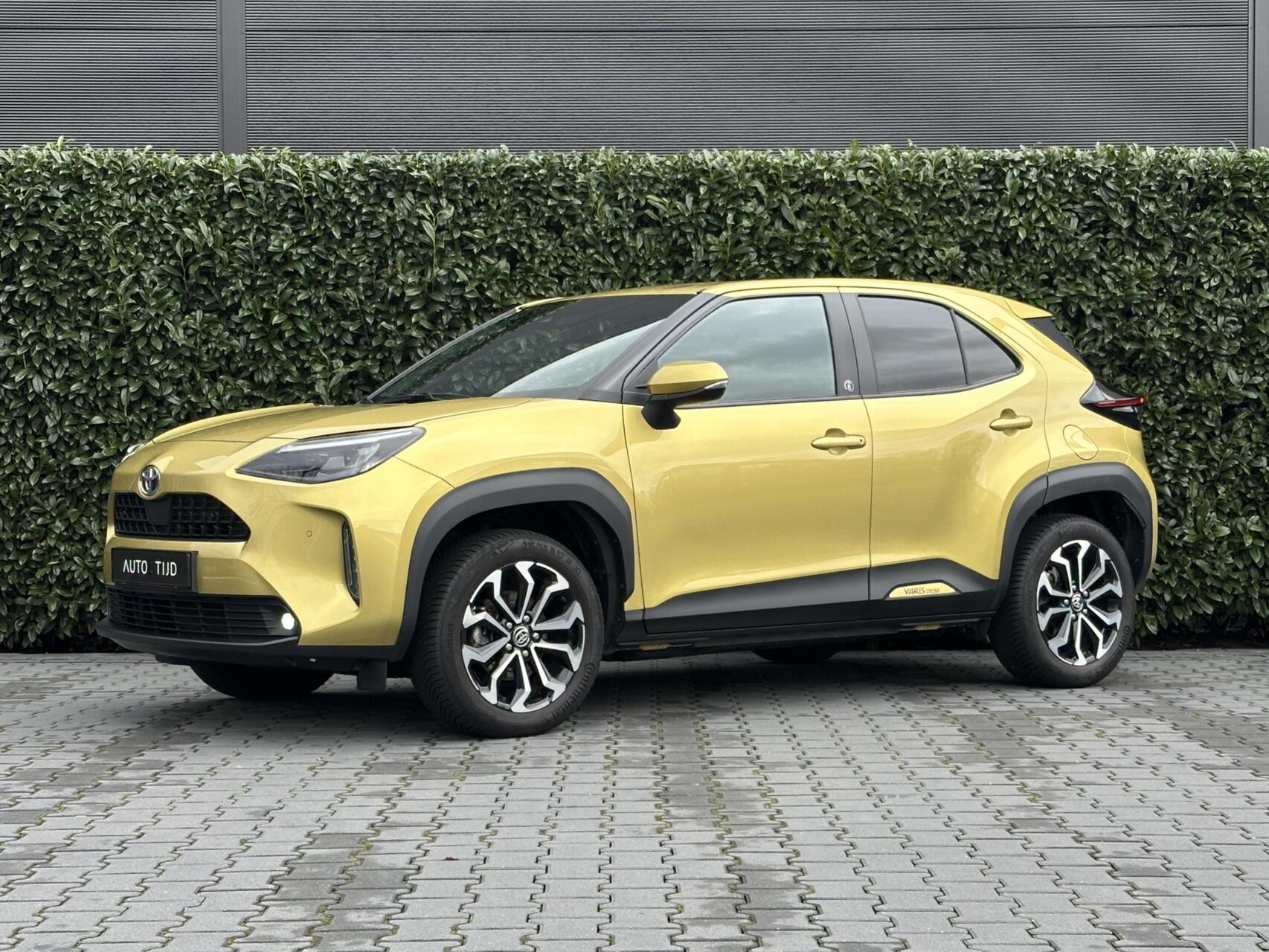 Toyota Toyota Yaris Cross 1.5 Hybrid Dynamic Team Deutschland, NAVI, ADAPT CRUISE, LANE ASSIST, CLIMATE CONTROL, KEYLESS, STOEL/STUURVERWARMINGVERWARMING, DAB, LED, PDC, AFNEEMBARE TREKHAAK, LICHTMETAAL 17" 2022 - voorkant