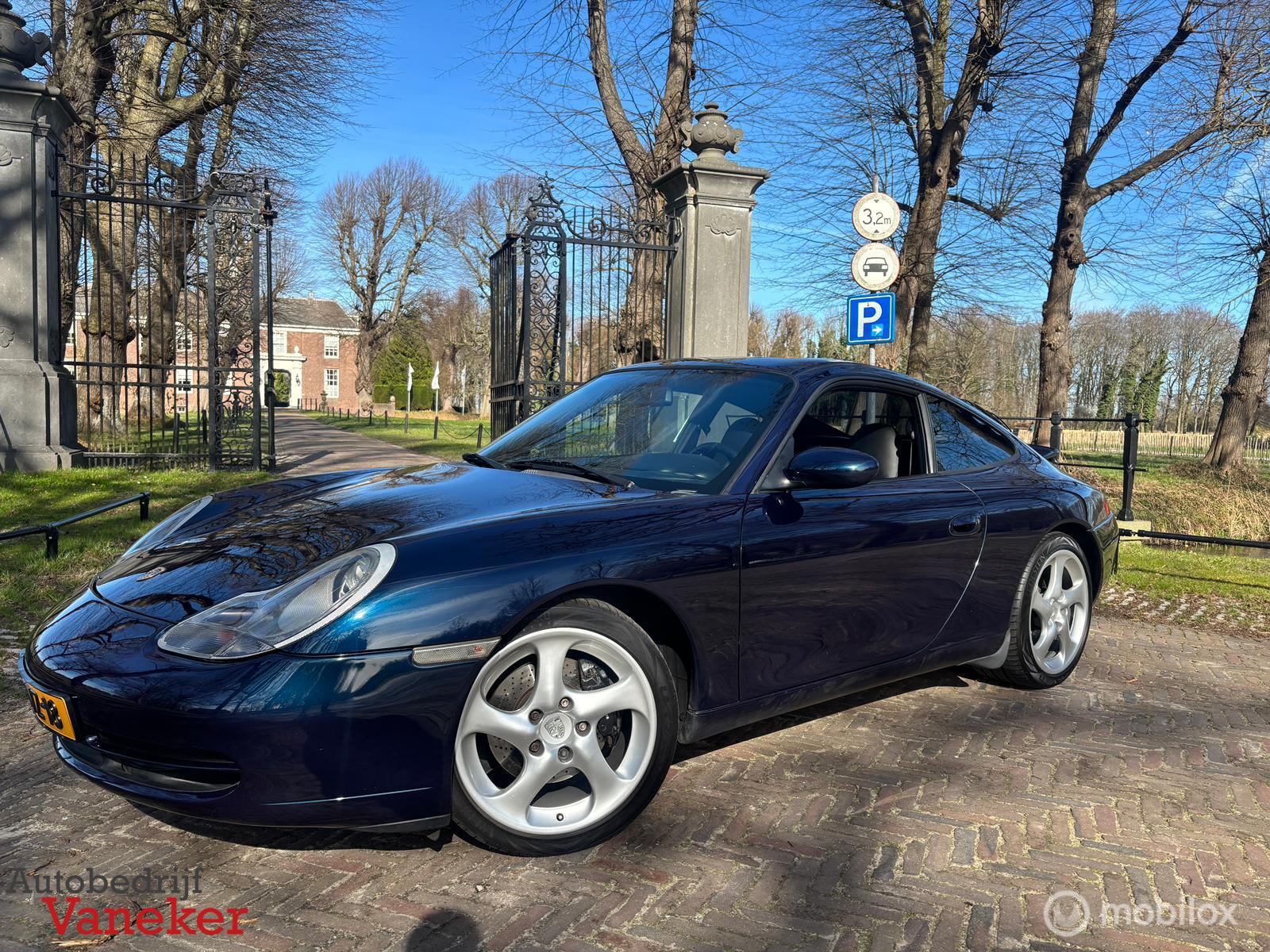 Porsche 911 3.4 Coupé Carrera 2000 - voorkant