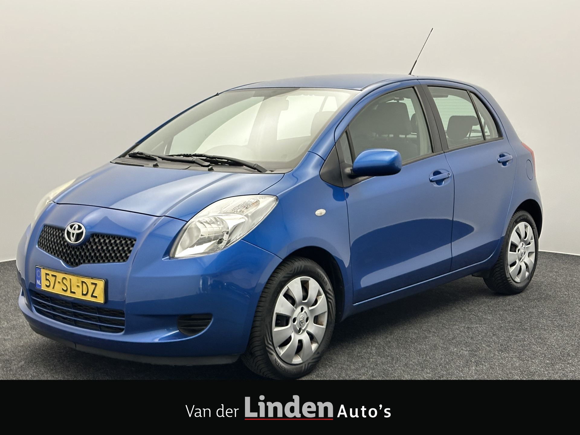 Toyota Toyota Yaris 1.3 VVTi Sol 5-Deurs | Airco | All-Season banden | Metaalkleur | Radio-CD 2006 - voorkant
