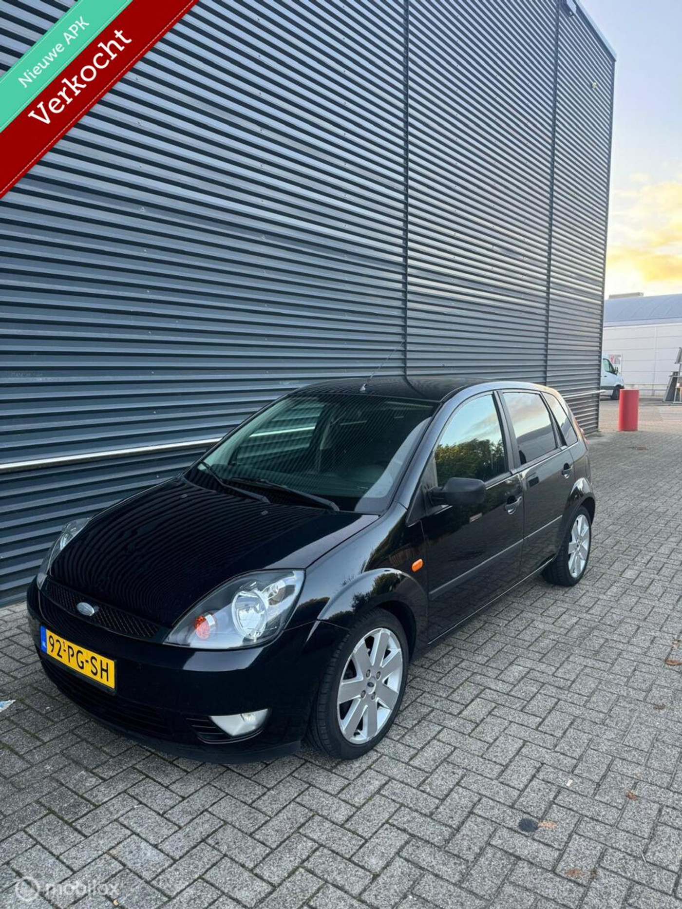 Ford Fiesta 1.3 Ambiente NW APK Nette Auto Airco LM Velgen  Electrisch pakket 2004 - voorkant