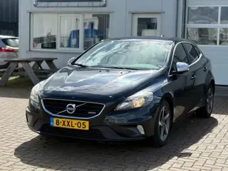 Volvo V40 2.0 D4 Summum Business 2014 - voorkant