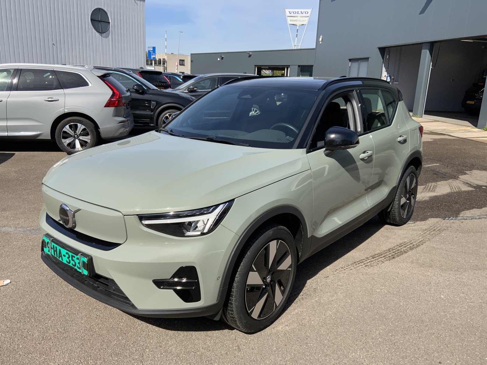 Volvo Ex40 Ext. Ultra 82 kWh 2024 - voorkant