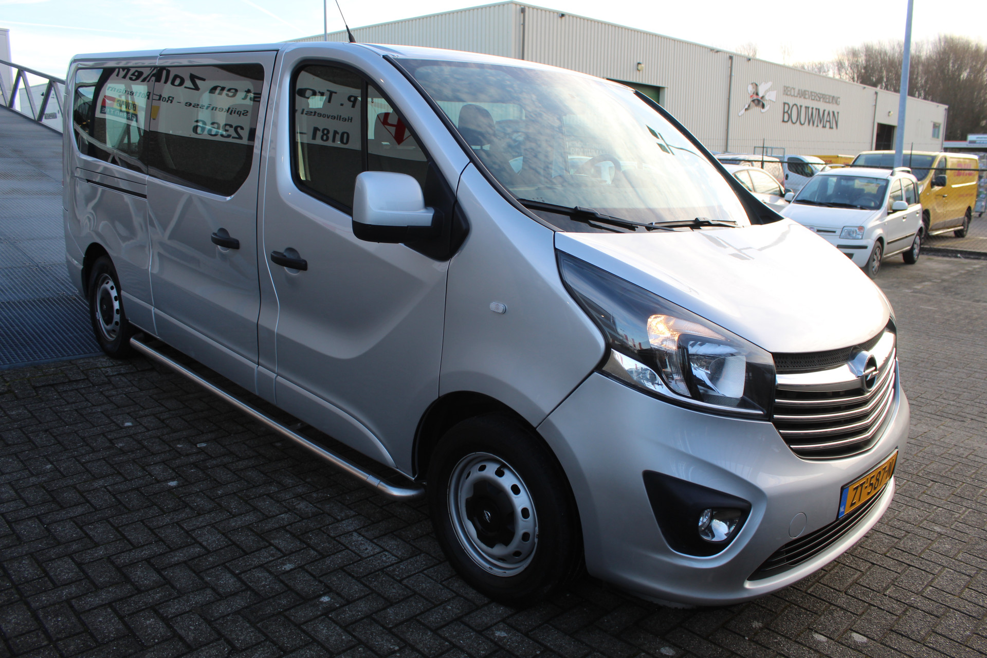 Foto van Opel Vivaro-b
