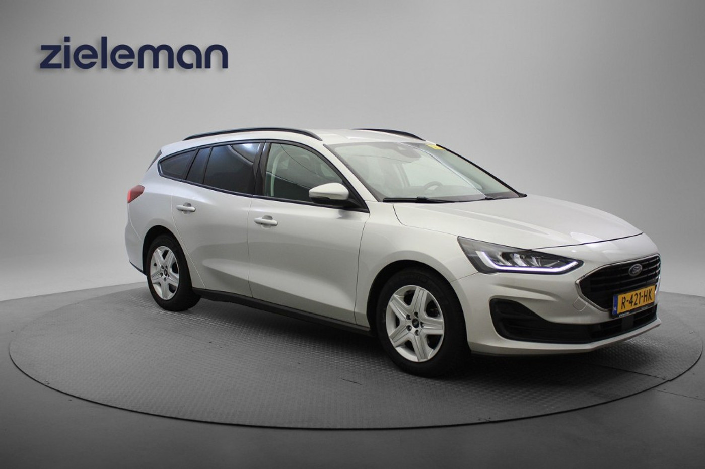 Ford Focus Wagon 1.0 EcoBoost Hybrid Titanium - Carplay, Navi, Cruise 2022 - voorkant