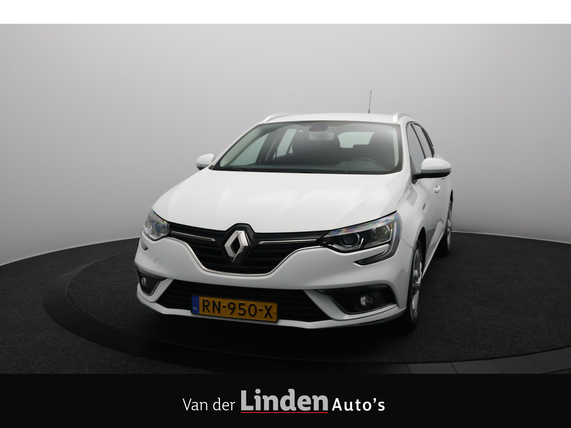 Renault Megane 1.5 dCi Eco2 Zen | Navigatie | Carplay&Android | DAB 2018 - voorkant